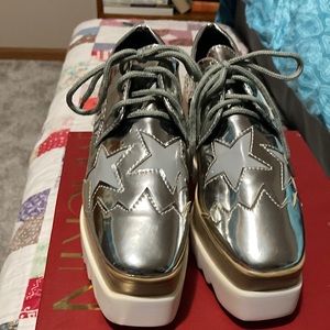 Silver Oxford platforms